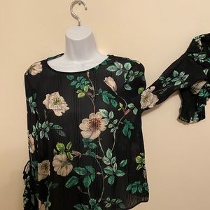 Floral blouse with cool sleeves